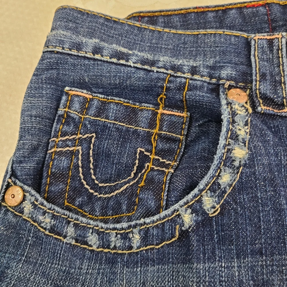 True Religion Blue Distressed Straight Leg Jeans Women’s 30 Y2K Low Rise Denim - Picture 4 of 9